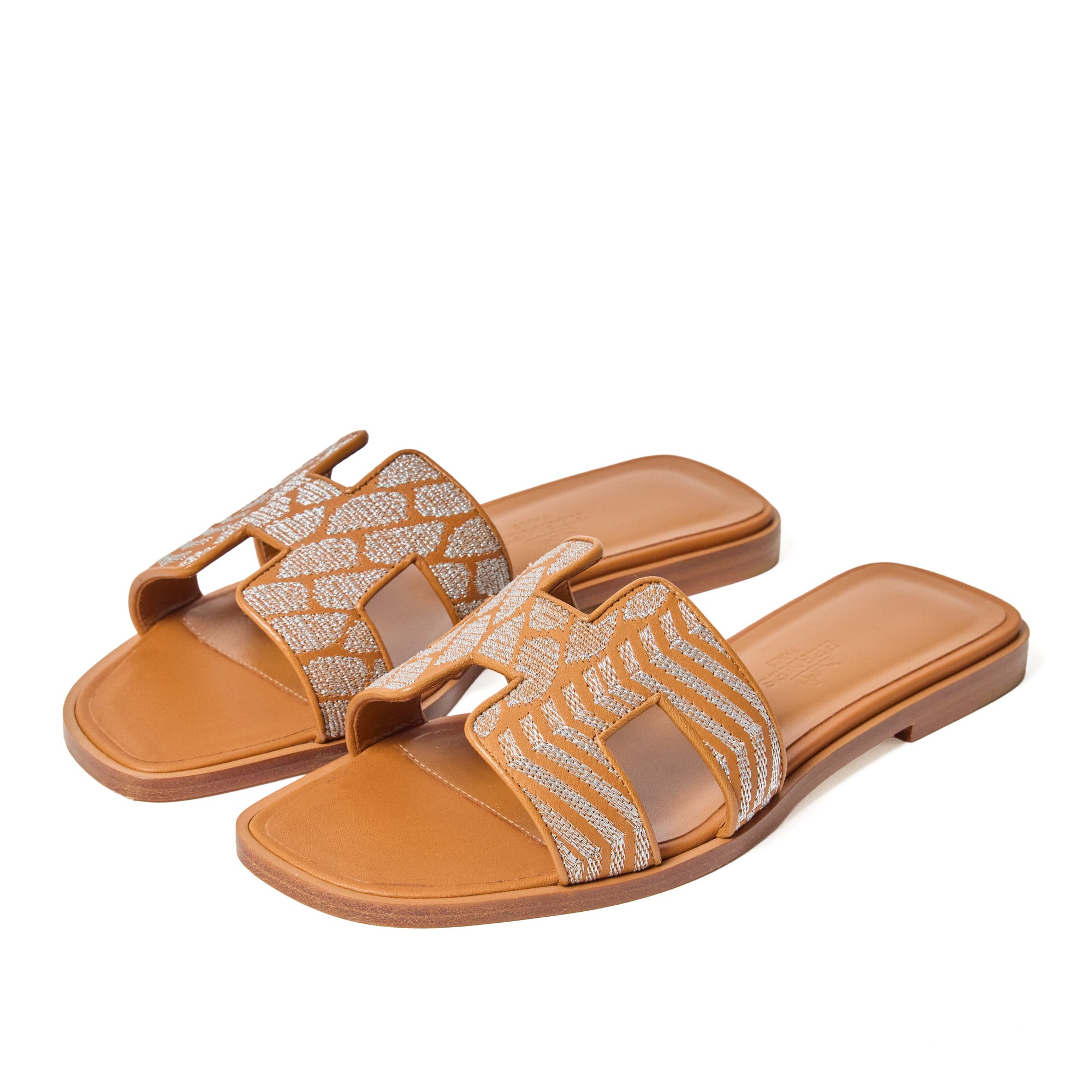 Hermes Embroidered Oran Size 5