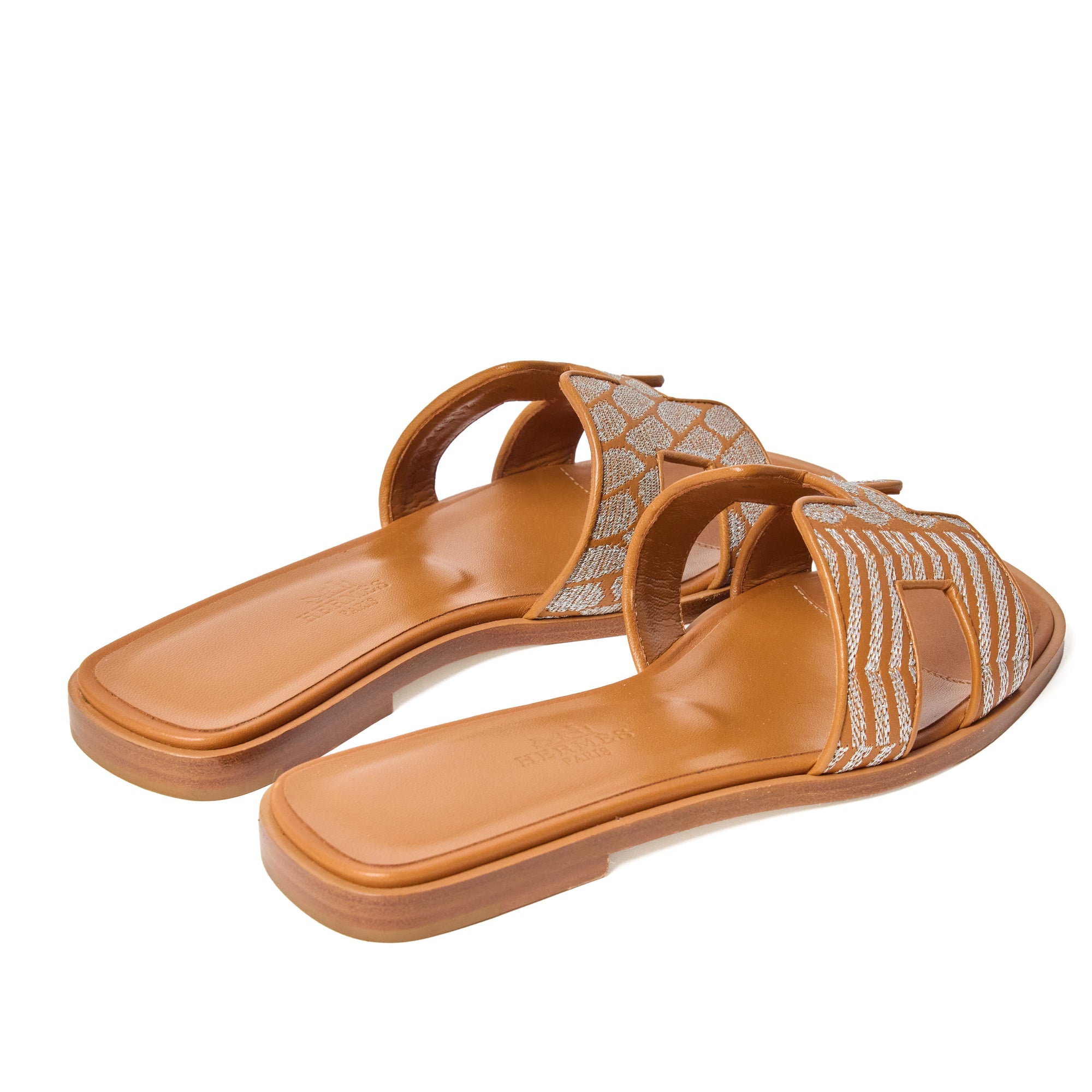 Hermes Embroidered Oran Size 5