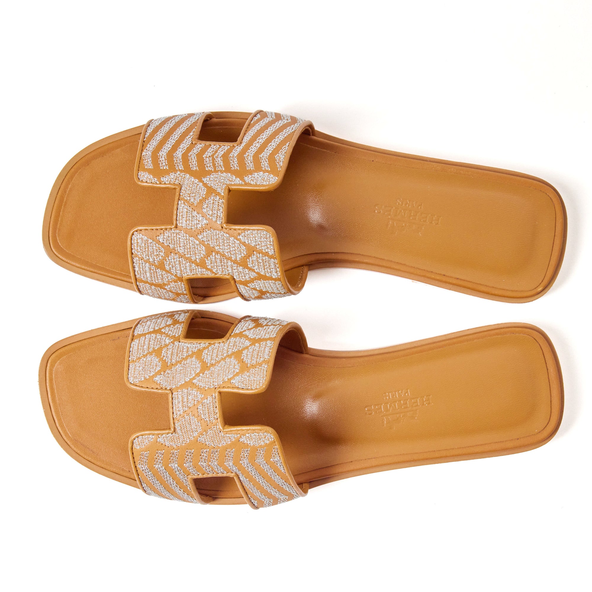 Hermes Embroidered Oran Size 5